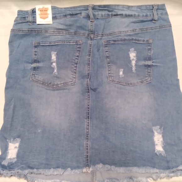 Skirt - Picture 2 of 6